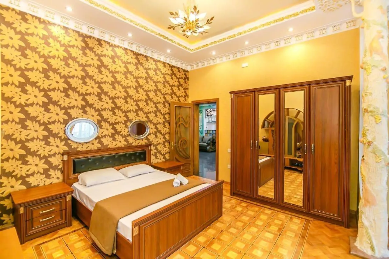 Apartment On Mcdonald'S Baku