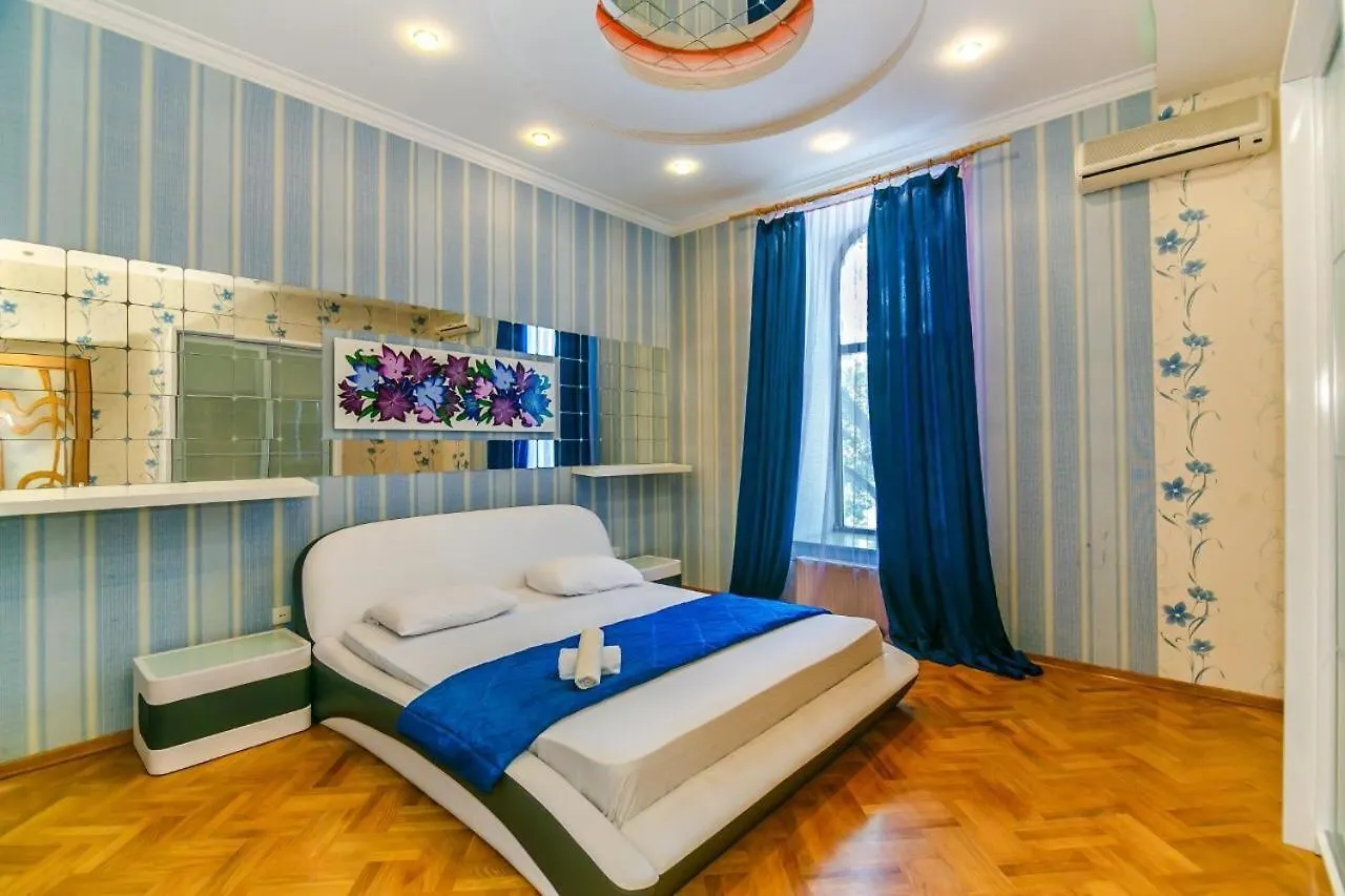 Apartment On Mcdonald'S Baku